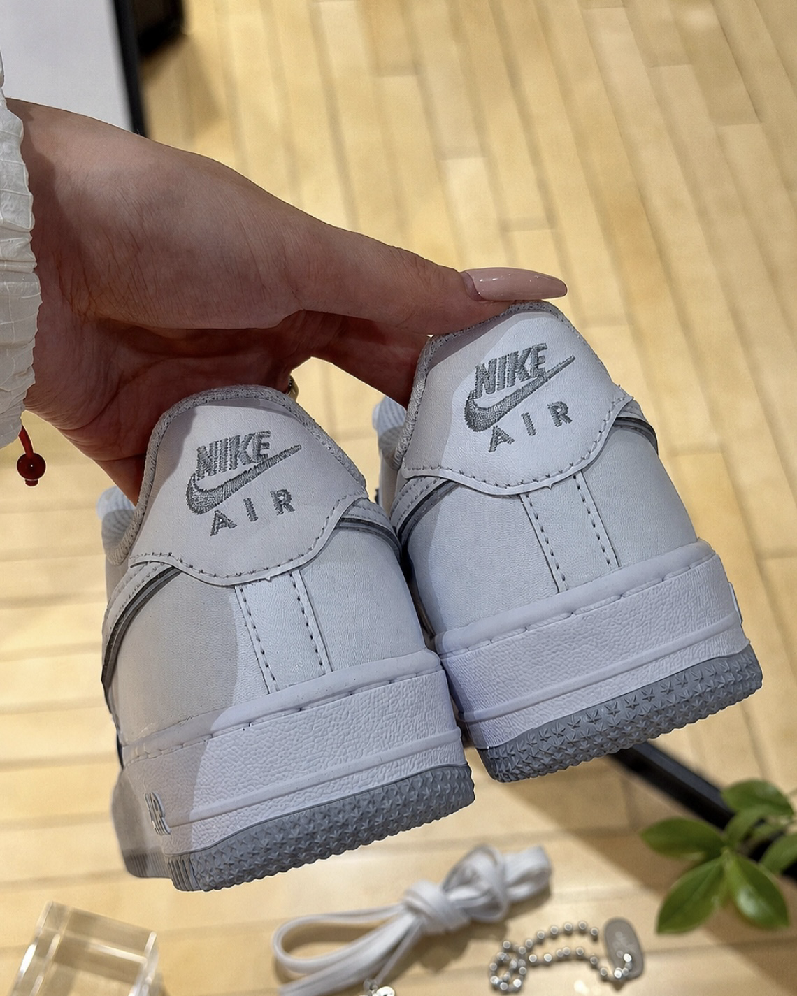 NIKE AIR FORCE 1 LOW GS 白灰 滾邊 低筒休閑鞋 大童鞋 女鞋 DX5805-100