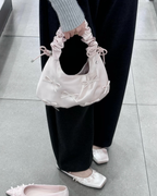 CHARLES & KEITH 小CK 粉色絲緞蝴蝶結皺摺綡繩雲朵包肩背包手提包CK2-40151496