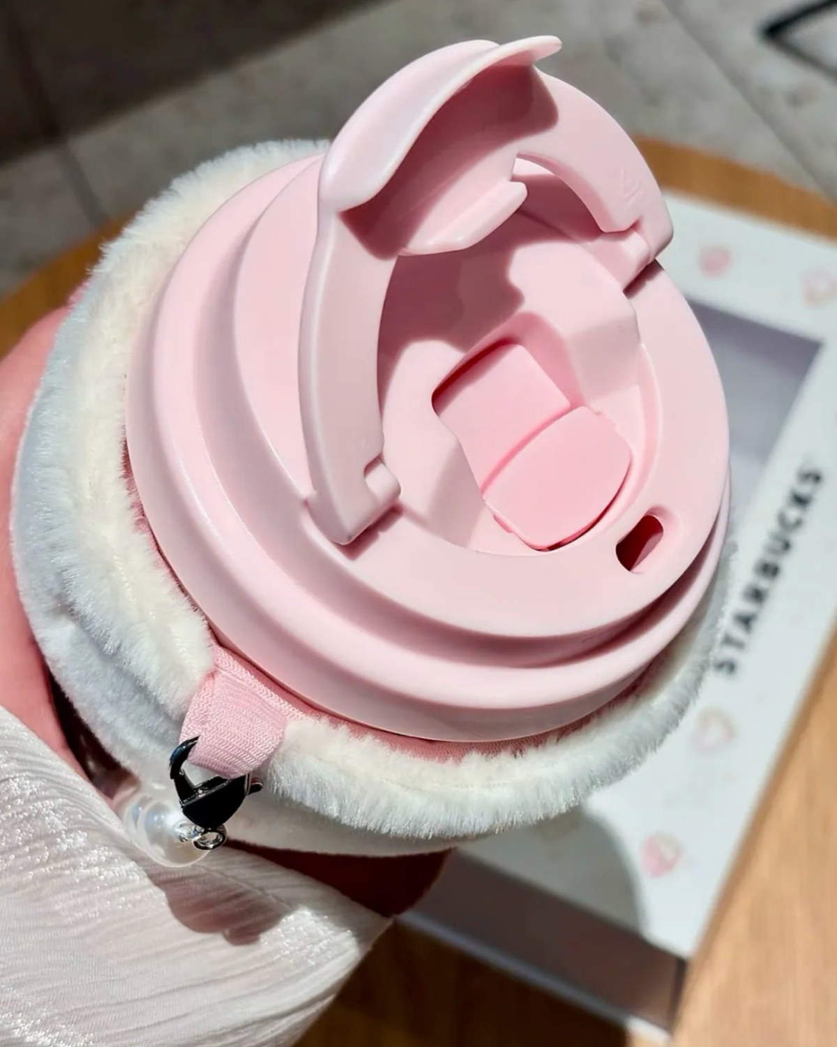 STARBUCKS 星巴克 夏日甜品派對系列 直飲杯禮盒 380ml 附毛絨杯套