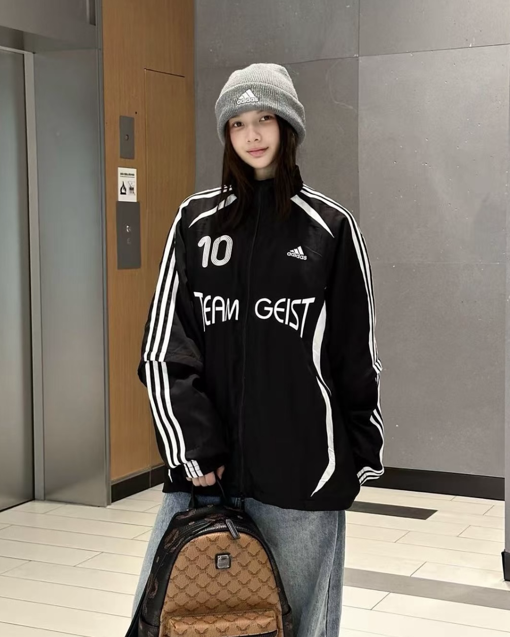 Adidas Adilenium Season 4 立領防風外套雙拉鏈袖子可拆白色KE7570黑色KE7569