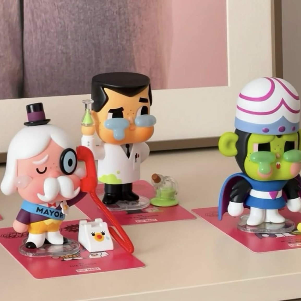 CRYBABY X 飛天小女警哭娃系列 盲盒 泡泡瑪特 POPMART 公仔 電視機展示盒