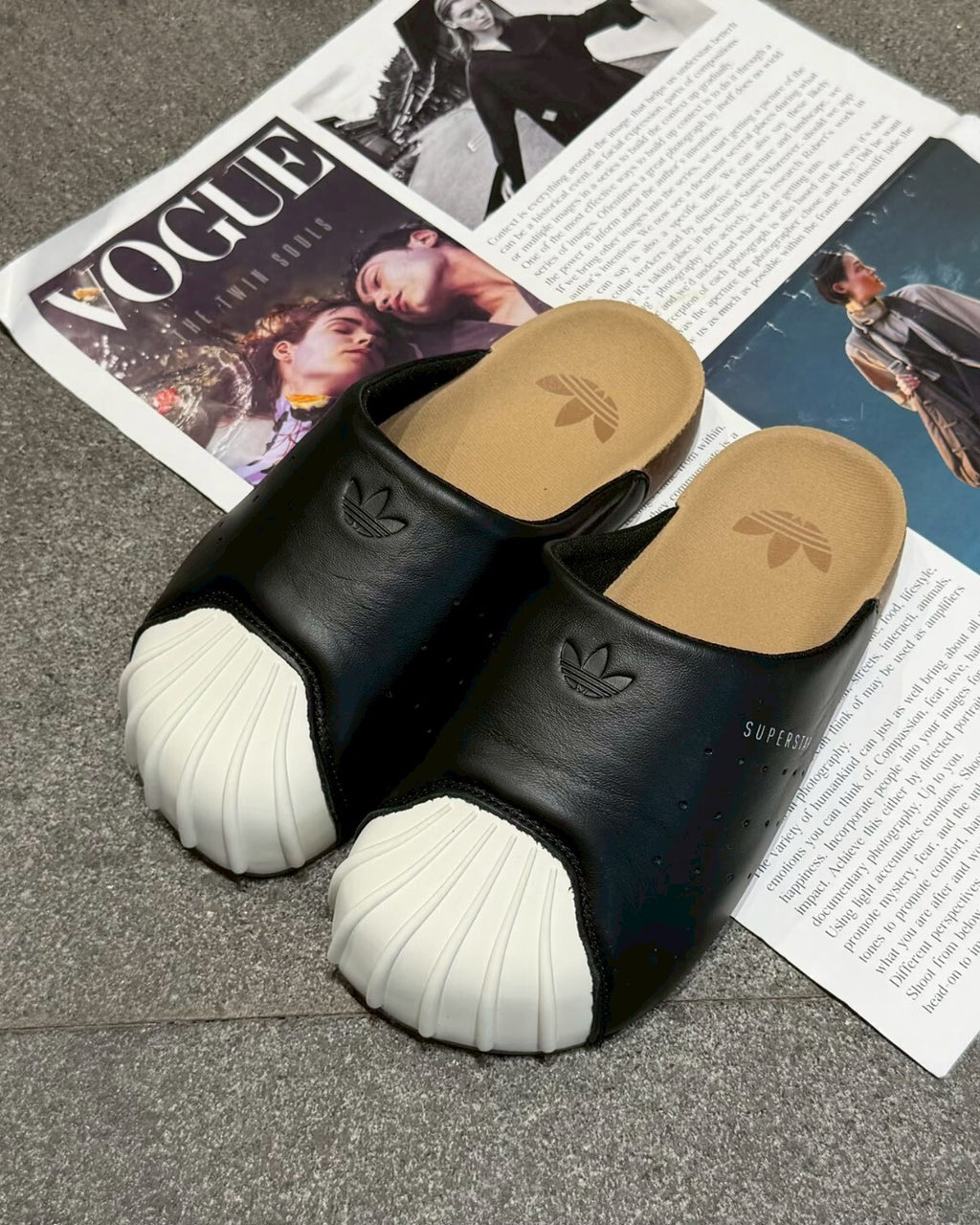 Adidas Original Adimule 黑白撞色貝殼頭皮革勃肯鞋拖鞋懶人鞋包頭鞋男女鞋 LC0411