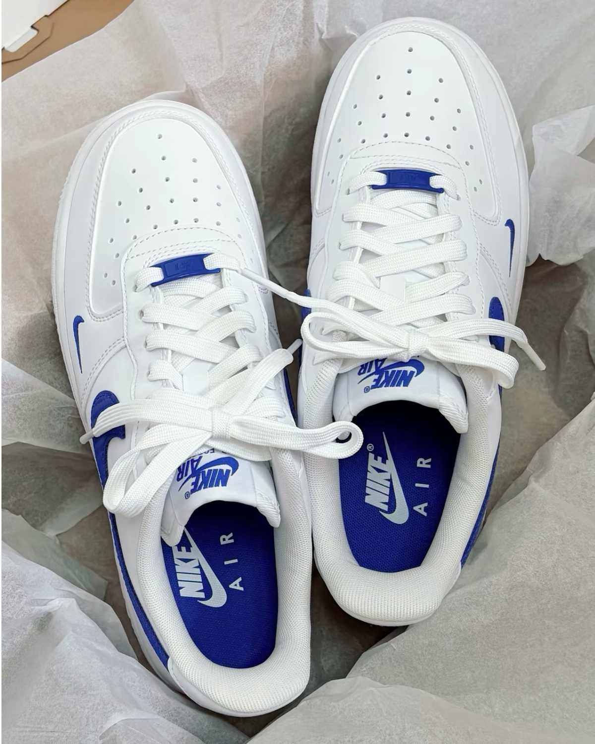 NIKE AIR FORCE 1 '07 皇家藍白 刺繡小勾 碳纖維勾 低筒休閑鞋 男鞋 IV5732-100