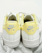 NIKE AIR FORCE 1 檔檬黃 奶油小黃花 低筒休閑鞋 女鞋 IW2348-170