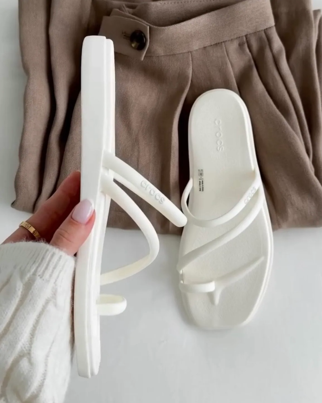 CROCS MIAMI TOE LOOP SANDAL 邑阿密拖鞋 指環 防水 涼鞋 女鞋 黑色 米白色