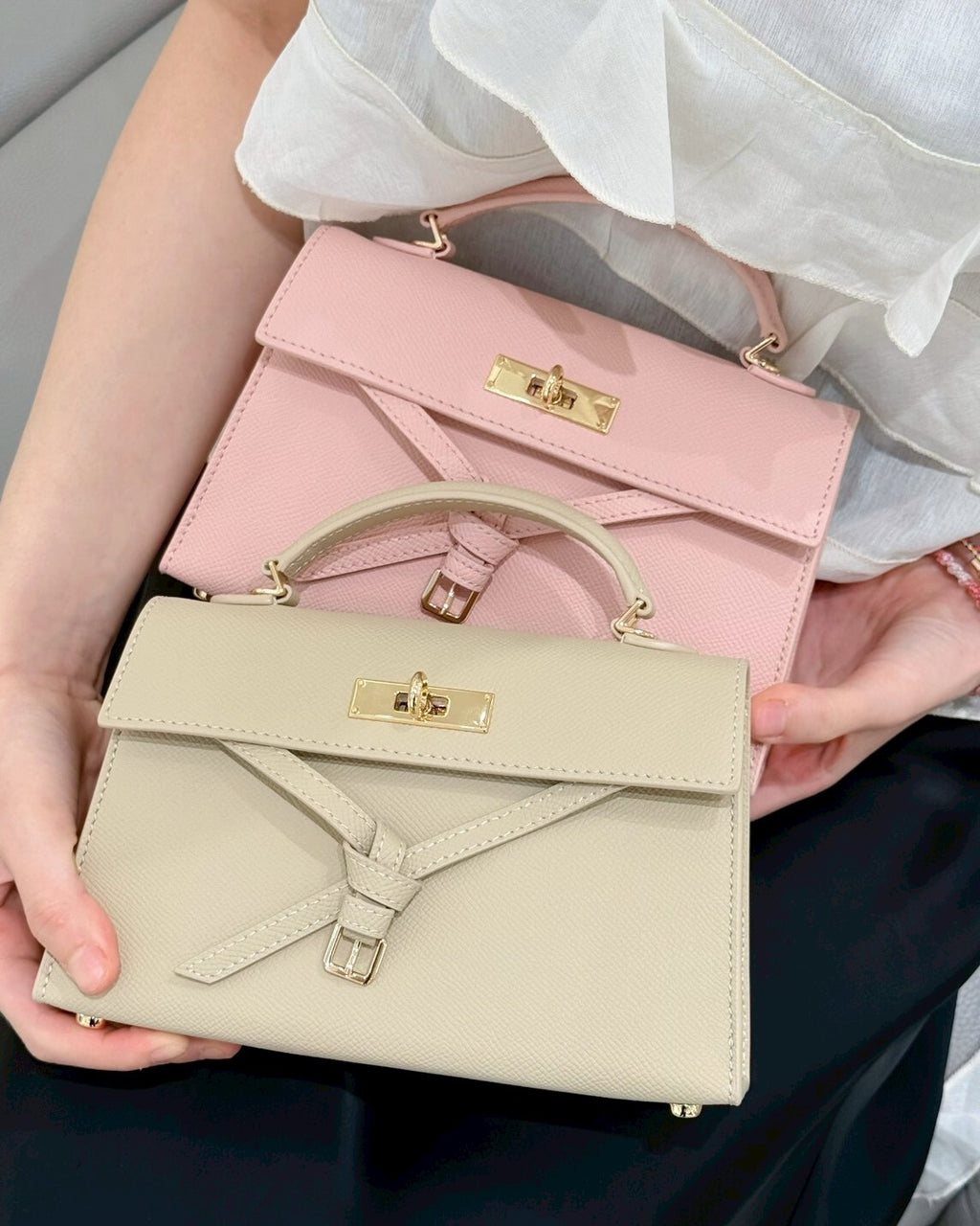 CHARLES & KEITH 小CK Tricha 綁帶手提包 肩背包 荔枝紋 CK2-50701691