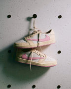 Nike AJ1 x Travis Scott 淺粉倒鉤米白粉聯名低筒休閑鞋男女鞋 IQ7604-100