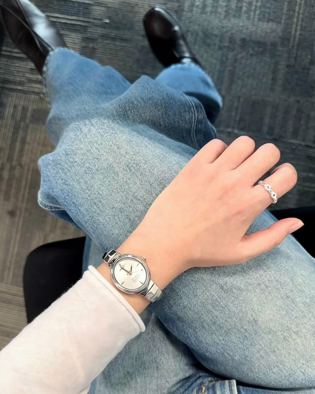 Vivienne Westwood Armour Watch 經典盔甲蛇骨腕錶 銀色