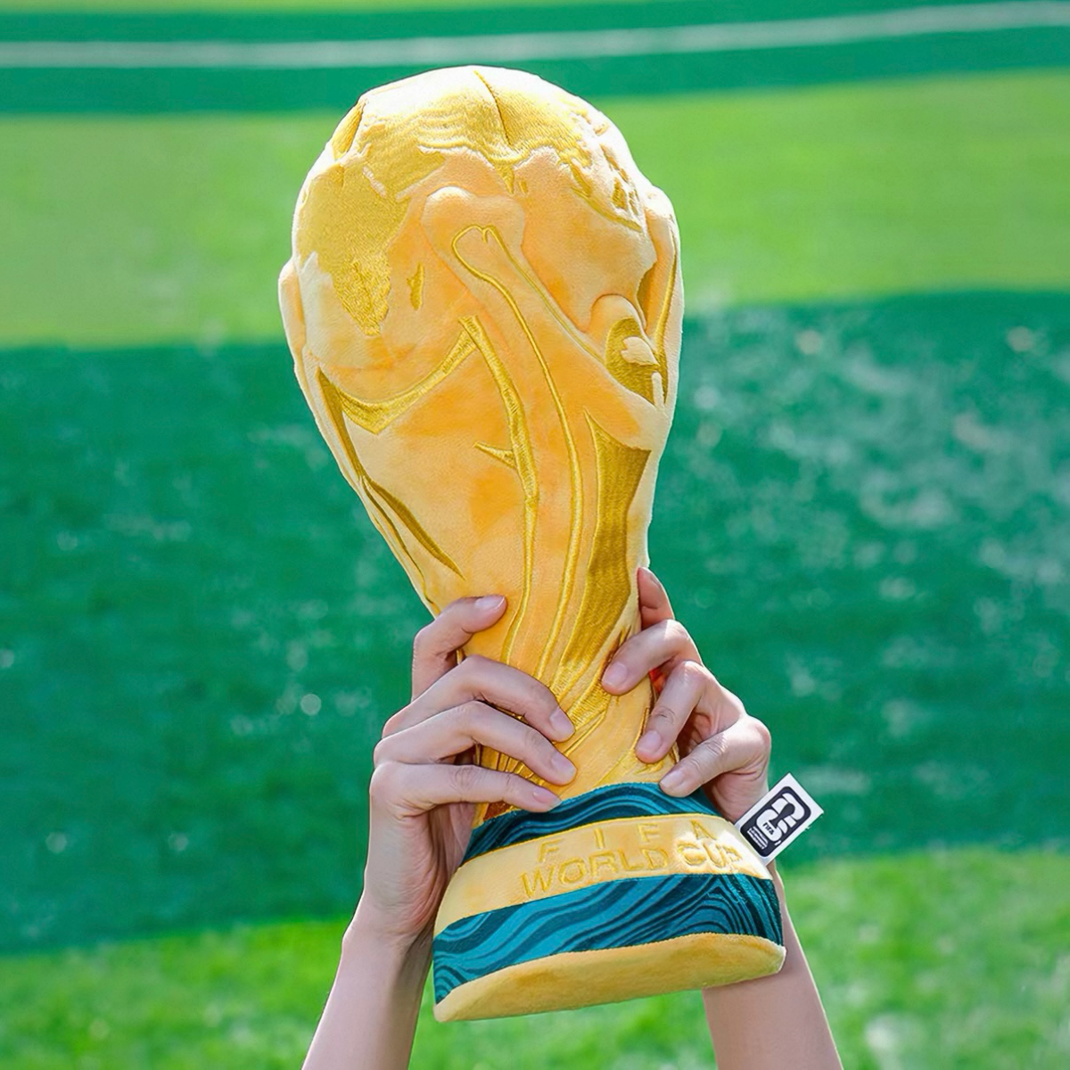 FIFA 2026 世界盃足球 大力神杯 獎盃 毛絨 娃娃 吊飾