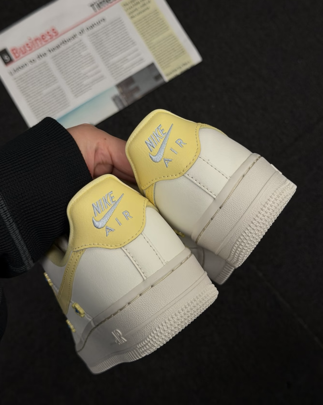 NIKE AIR FORCE 1 檔檬黃 奶油小黃花 低筒休閑鞋 女鞋 IW2348-170