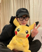 Pokémon × Fragment 皮卡丘毛絨娃娃 38cm｜商品圖片 2