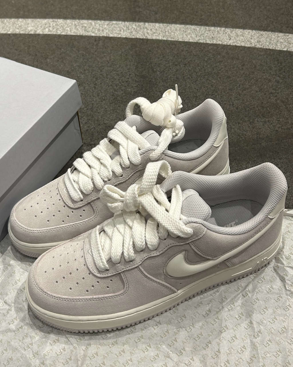 NIKE AIR FORCE 1 '07 LV8 灰白 復古 麻皮 果凍 立體勾勾 男鞋 IU7592-078