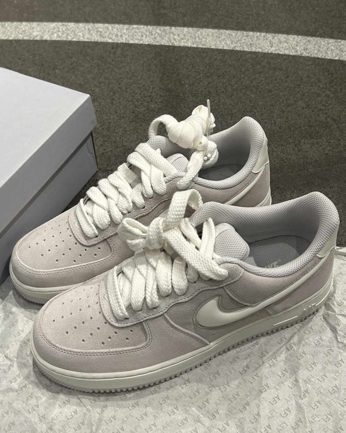 NIKE AIR FORCE 1 '07 LV8 灰白 復古 麻皮 果凍 立體勾勾 男鞋 IU7592-078