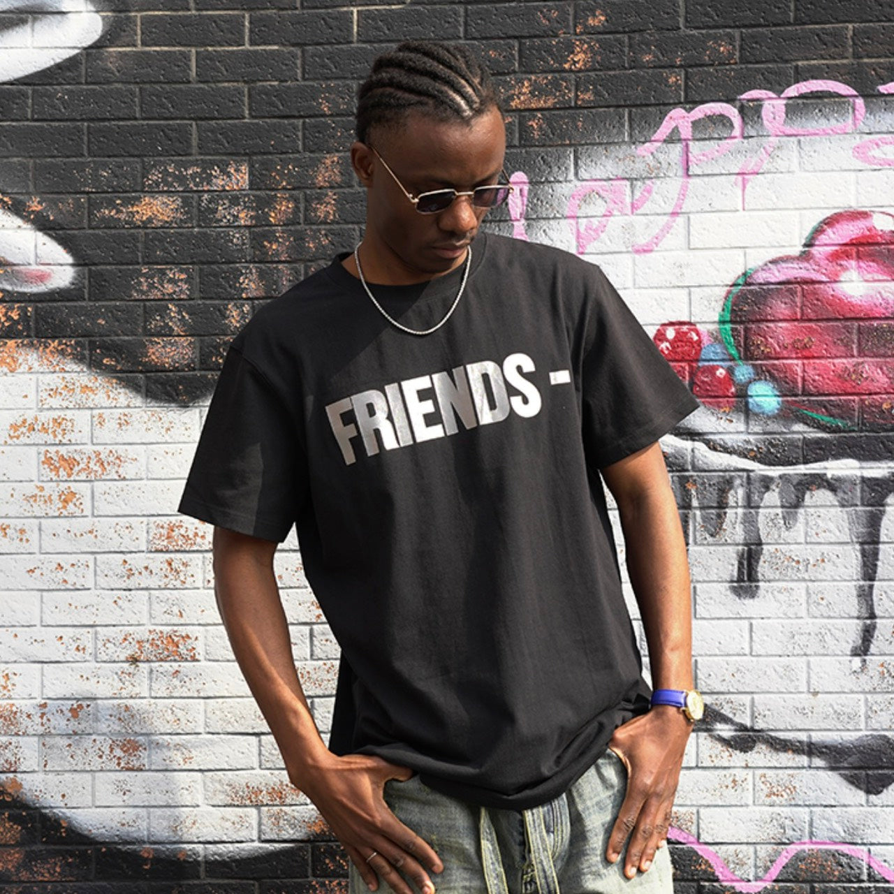 VLONE TEE 短袖 FRIENDS- 款 VLTE2109BK（現貨）