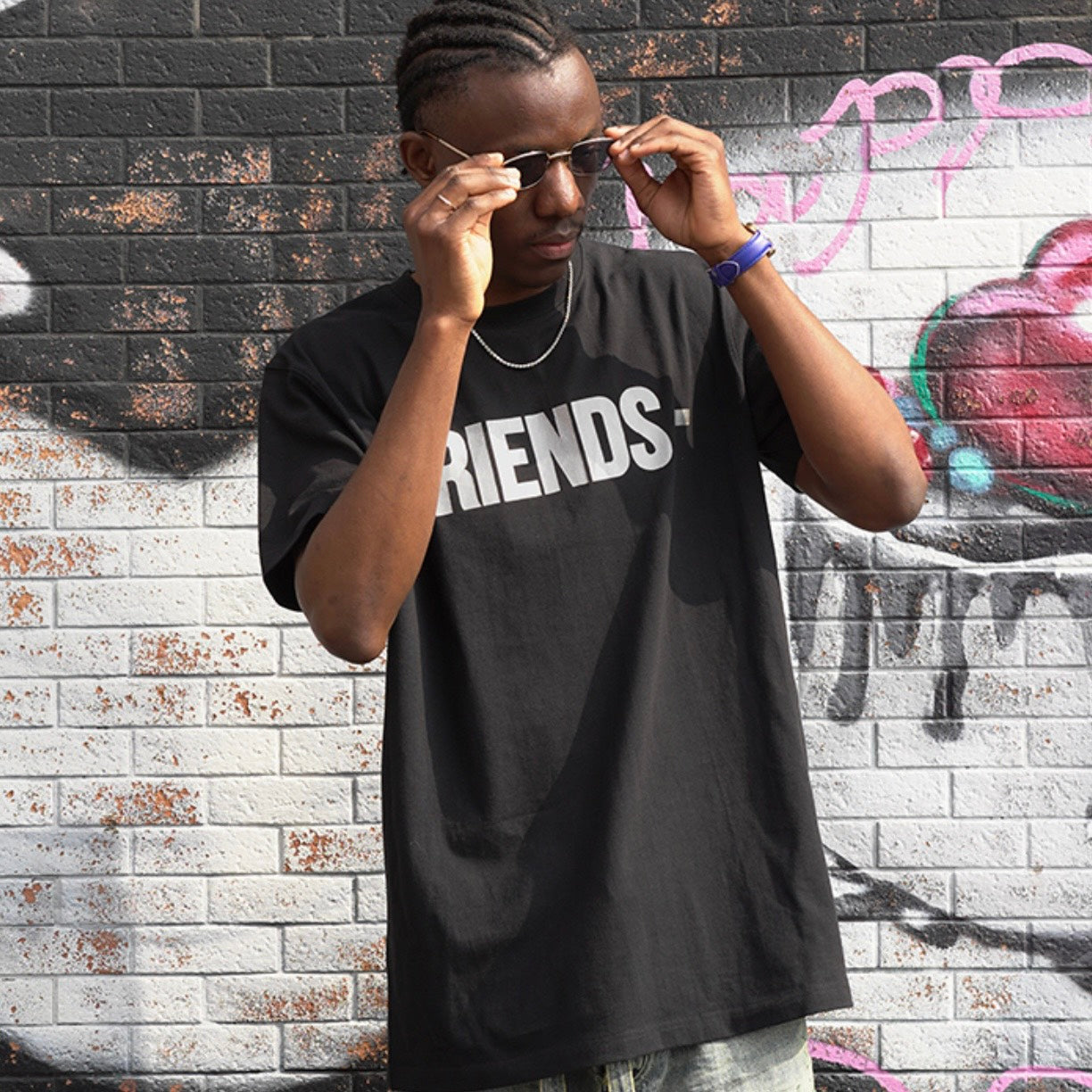 VLONE TEE 短袖 FRIENDS- 款 VLTE2109BK（現貨）