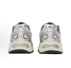 ASICS Gel-Kahana TR V4 銀白	1203A497-200