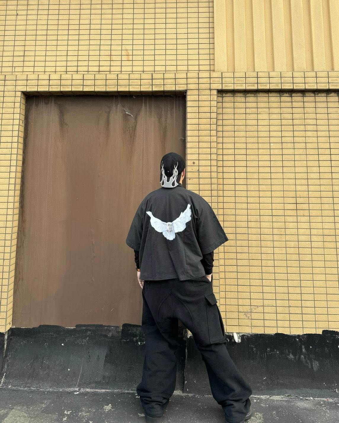 YEEZY x GAP x BALENCIAGA DOVE TEE 短袖 巴黎世家 三方聯名 DARK GREY YEEZY-SS22-81（現貨）